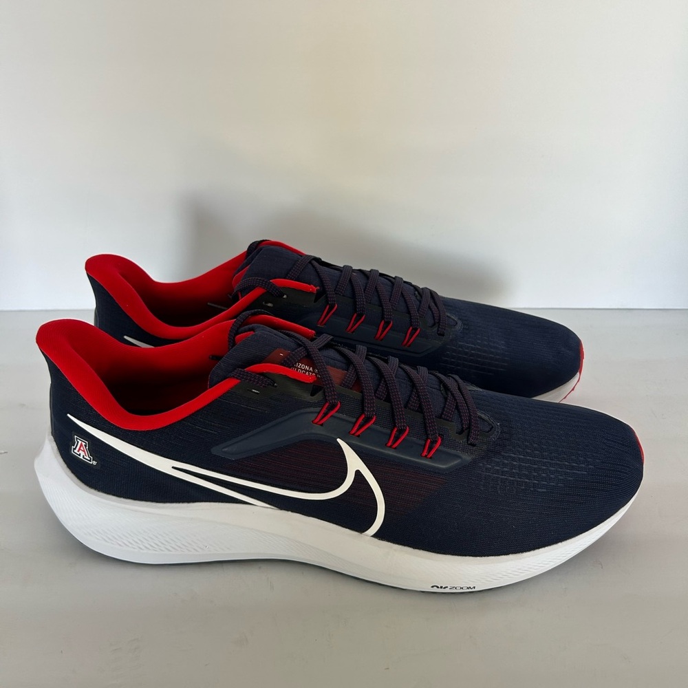 NEW Nike air Pegasus 39 Arizona Wildcats, navy/red/white. Size 17.
